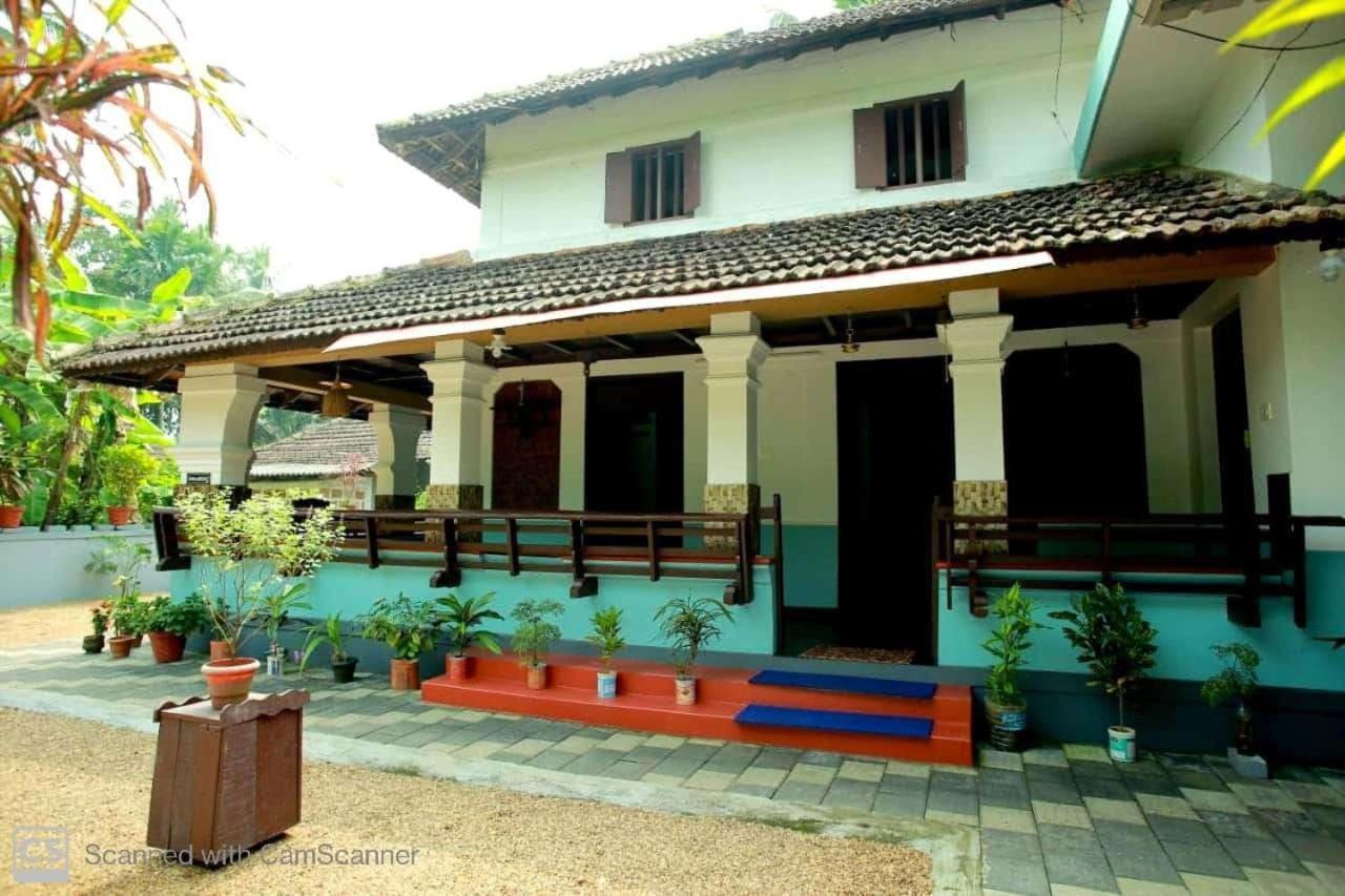 Kenoth Thaliyil Mana, Heritage Homestay Payyannur Esterno foto